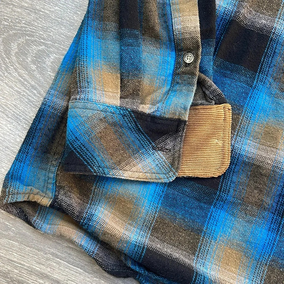 Legendary Whitetails Buck Camp Flannel Shirt, cobalt plaid - Picture 6 of 6
